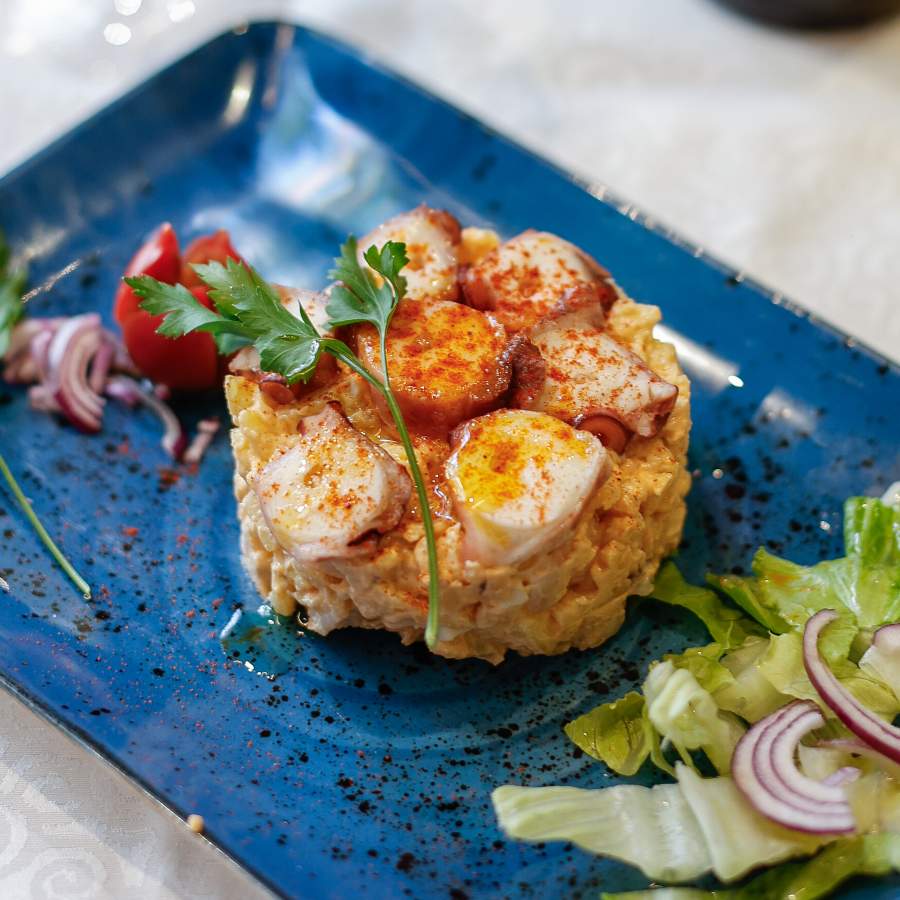 DGB4620-1 ensalada de pulpo restaurante gallego as pedriñas novas